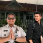 Ketua Harian KMMB Sumut, AM Mahendra (kemeja hitam), menilai pengungkapan tersebut menunjukkan perlunya evaluasi terhadap sistem pengawasan di dalam lapas. ©okedaily jatim