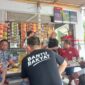 Di Balik Kaus Bertuliskan 
