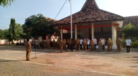 Sekcam Baru Pimpin Apel Gabungan Perdana, Kecamatan Dasuk Perkuat Disiplin dan Sinergi Lintas Sektor