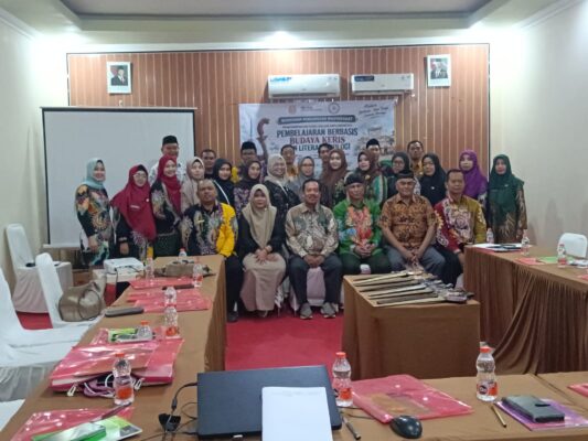 UNESA Ajak Guru SD Sumenep Belajar Lewat Budaya Keris, Cara Baru Bikin Matematika Lebih Dekat dengan Kehidupan Siswa