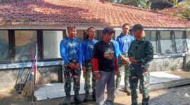 Karya Bhakti Yonif TP 931/KJ Perkuat Kemanunggalan TNI-Rakyat, Musholla dan Pasarean Bhindhere Sahot Dibersihkan