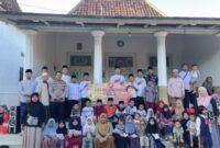 Arasa Sociopreneur dan KBS Sumenep Tebar Kepedulian untuk Anak Yatim di Desa Andulang