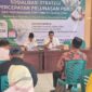 Sekcam Dasuk Kamarudin, S.Sos dan Abdul Hamid, S.Sos, MSI 
Sosialisasi Strategi Percepatan Pelunasan PBB yang digelar Badan Pendapatan Daerah (Bapenda) Kabupaten Sumenep di Pendopo Kecamatan Dasuk, Rabu (29/7/2026)
