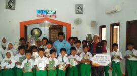Wakaf Al-Qur'an Tembus Kepulauan, Rumah Syamil Qur'an Madukismo Salurkan Mushaf ke Yayasan Al Hikmah Talango
