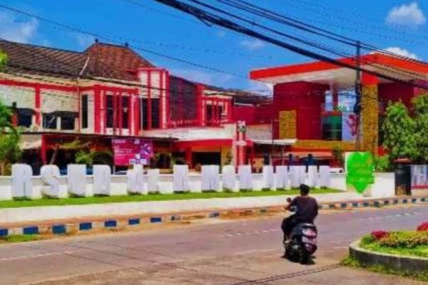 Tampak depan bangunan gedung RSUD dr. H. Moh. Anwar Sumenep. ©okedaily jatim