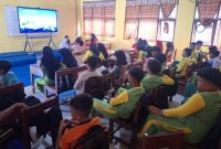 Masa pengenalan lingkungan sekolah tahun ini dikemas berbeda. SMPN 1 Nonggunong fokus menciptakan suasana aman, inklusif, dan menyenangkan. Tujuannya jelas, membentuk karakter positif siswa sejak awal dan membangun budaya belajar yang sehat. ©okedaily jatim 