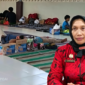 Direktur RSUDMA Sumenep dr Hj Erliyati M.Kes Dengan Latar Belakang Ruang Tunggu Pasien 