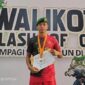 Prajurit Yonif TP 931/Kostrad. Prada Moh. Habibul Ahkam sukses mempersembahkan medali emas pada ajang Kejuaraan Provinsi (Kejurprov) Tinju Amatir Clash of Champions Wali Kota Cup 2026 yang digelar di Hall Stadion Wilis, Kota Madiun.