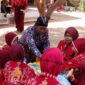 Pustakawan Ahli Muda Dispusip Kabupaten Sumenep Drs Syaiful Bahri disela-sela kegiatan literasi di SDN Taman Sare 1 Kecamatan Dungkek, Kamis (23/07/2026)