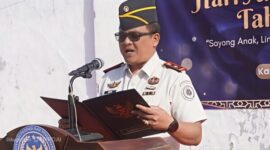 Karutan Sumenep Aditya Wahyu Rahmadani Saat Pimpin Upacara Peringatan Hari Anak Nasional 2026