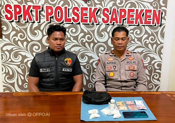 Kapolsek Sapeken IPTU Wijono Aris Sasongko, S.H., Bersama BB Yang Berhasil Diamankan 
