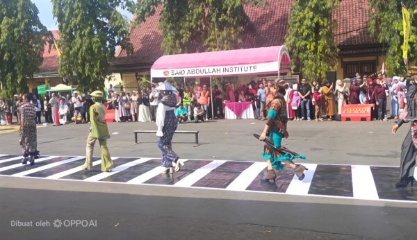 Suasana Lomba Fashion Sunday Batik on the Street 2026,
