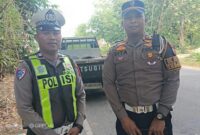 Kanit Tujarwali Satlantas Polres Sumenep IPDA Dypta SH Bersama Personil Anggota Satlantas Polres Sumenep Disela-sela Kegiatan Opgab