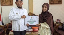 Bupati Sumenep Achmad Fauzi Wongsojudo Memberikan Dukungan Kepada Santri Naqi'ah Asal Kecamatan Dungkek 