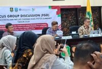 Staf Ahli Bupati Bidang Kemasyarakatan dan Sumber Daya Manusia, Ir. Dedi Falahuddin, S.T., M.T. Mewakili Bupati Sumenep Saat Membuka
 Focus Group Discussion (FGD) Tim Pengendalian Inflasi Daerah (TPID) Tahun 2026,