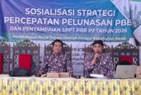 Abdul Hamid, S.Sos, M.Si dan Camat Talango Nur Habibi, S.STP., M.H. di Acara Sosialisasi Strategi Percepatan Pelunasan PBB dan Penyampaian SPPT PBB-P2 Tahun 2026 di Pendopo Kecamatan Talango, Kamis (31/7/2026)