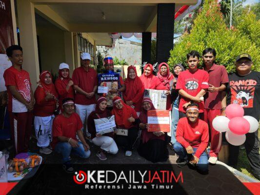 Kadinsos P3A Kabupaten Sumenep Dr. R. Abd. Rahman Riadi Foto Bersama Dengan Pemenang Lomba di Halaman Kantor Setempat, Jum'at (21/08/2026)