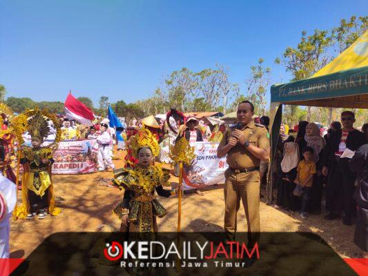 Camat Bluto, M. Fajar Hidayat, S.IP., M.M. Membuka Pawai Madura di Kecamatan Bluto, Senin (24/08/2026)