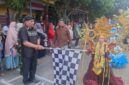 Camat Ambunten Moh. Zaini, S.Sos, M.Si Lepas Pawai HUT RI Tingkat TK Dan SD Se-Kecamatan Ambunten, Selasa (24/08/2026)