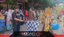 Camat Ambunten Moh. Zaini, S.Sos, M.Si Lepas Pawai HUT RI Tingkat TK Dan SD Se-Kecamatan Ambunten, Selasa (24/08/2026)