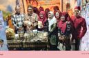 Foto Sekdakab Agus Dwi Saputra, Camat Gapura Kamiludin dan Sekcam Darto Santoso di Stand Kecamatan Gapura pada Acara Festival Desa Wisata MCF 2026 di Gor A Pangligur Sumenep, Rabu (26/08/2026) malam