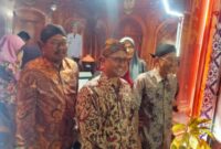 Foto Bersama Sekdakab Sumenep Agus Dwi Saputra, S.Sos, M.Si Didampingi Kepala Bapenda 