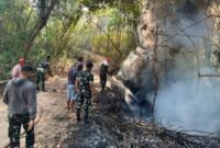 Kebakaran Lahan Warga di Batuan Sumenep, 8 Prajurit Yonif TP 931/Kj Turun Padamkan Api. ®okedailyjatim