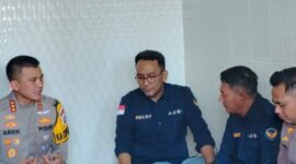 Ketua AJS memberikan apresiasi kepada Kapolresta Sumenep atas sikap tegas dalam memproses anggota yang terlibat masalah. Ia menilai langkah ini penting untuk menjaga marwah institusi Polri. ®okedailyjatim [Foto: Istimewa]