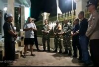 Kebersamaan Dandim Sumenep Letkol Inf Citra Persada Di Saat Camat Memberikan Kue Ulang Tahun Dirinya