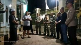 Kebersamaan Dandim Sumenep Letkol Inf Citra Persada Di Saat Camat Memberikan Kue Ulang Tahun Dirinya