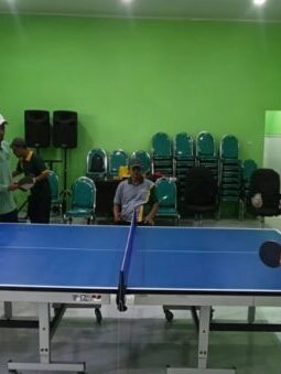 Kemenag Sumenep Punya Cara Unik Rayakan HUT ke-81 RI, Tenis Meja Jadi Ajang Perkuat Kekompakan