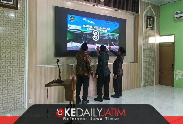 Kabid Pendidikan Madrasah (Pendma) Kanwil Kemenag Provinsi Jawa Timur, Sugiyo, hadir sekaligus melaunching APK SAKERA didampingi Kepala Kemenag Sumenep Abdul Wasid dan Kasi Pendma Edy Hariyanto.