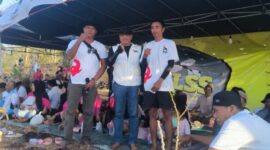 Ketua DPD Partai Solidaritas Indonesia (PSI) Sumenep R. Ach. Djoni Tunaidy hadir bersama Ketua DPC PSI Kecamatan Lenteng dalam kegiatan Ngonjhuk Lajangan Abhereng 
