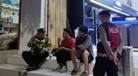 Patroli Malam Polresta Sumenep Hadir di Tengah Warga, Polisi Menyapa untuk Jaga Kamtibmas Tetap Kondusif