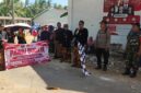 Camat Gapura Kamiludin Didampingi Sekcam Darto Santoso dan Forkopimda Saat Melepas Pawai Budaya di Kecamatan Gapura, Selasa (25/08/2026)