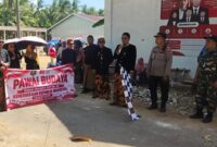 Camat Gapura Kamiludin Didampingi Sekcam Darto Santoso dan Forkopimda Saat Melepas Pawai Budaya di Kecamatan Gapura, Selasa (25/08/2026)