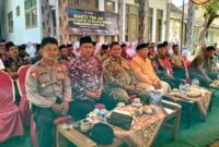 Camat Raas Achmad Fikri (Tengah) Dandim Letkol Inf Citra Persada dan Kapolsek Raas Saat Mengikuti Vitcon Bersama Presiden Prabowo Subianto, Kamis (13/08/2026)