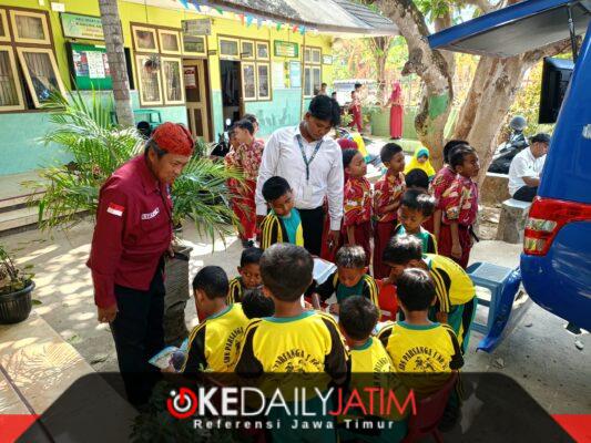 Mobil Perpusling Dispusip Sumenep Disambut Antusias, Syaiful Bahri Bawa Semangat Literasi ke SDN Parsanga I