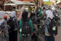 Polantas Sumenep Tegur Pengguna Sepeda Listrik Tanpa Helm, Keselamatan Pelajar Jadi Sorotan