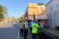 Polantas Menyapa di Taman Tajmara, Satlantas Polresta Sumenep Ingatkan Sopir soal ODOL