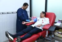 Sekdakab Sumenep Agus Dwi Saputra, S.Sos, MSI Saat Melakukan Aksi Donor Darah di Kantor PMI Sumenep, Rabu (09/09/2026)
