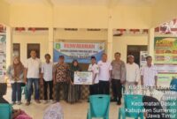 Mewakili Camat Dasuk Sekcam Kamaruddin Menyalurkan Bantuan di Dua Desa Bersama Forkopimka Dasuk, Rabu (09/09/2026)