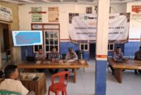 Camat Arjasa Subiyakto SH MH dan Kasubid Analisa dan Pengembangan P3EPD Bapenda Sumenep Nuruddin, S.Sos, MSI di ACARA Sosialisasi Pemutakhiran Data Obyek Pajak PBB P2 di Balai Desa Sawah Sumur Arjasa, Kamis (10/09/2026)