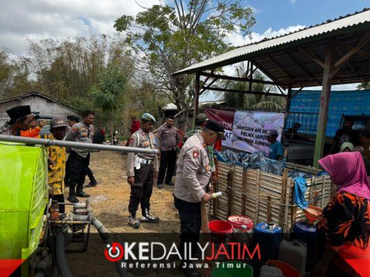 Polsek Sapudi Salurkan 3.600 Liter Air Bersih, 440 KK Terdampak Kekeringan Terbantu