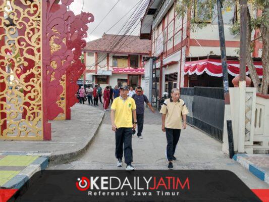 Kepala Bapenda Ferdiansyah Tetrajaya SH Bersama Sekretaris Ir Shalaf Junaidi di Acara Jalan Sehat Bersama Seluruh ASN Bapenda Sumenep, Jum'at (18/09/2026)