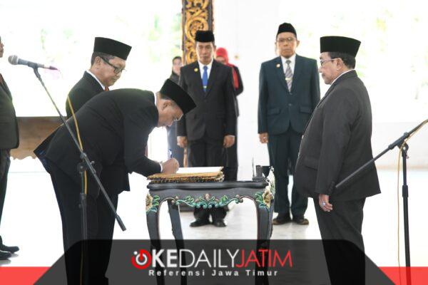 Wabup Sumenep KH Imam Hasyim SH MH Saat Melantik Pejabat Administrator dan Pengawas di Pendopo Agung Keraton Sumenep, Jum'at (18/09/2026)