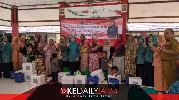 Cegah Stunting, TP PKK Sumenep Gandeng Diskan Salurkan 76 Bingkisan Olahan Ikan di Kecamatan Dungkek