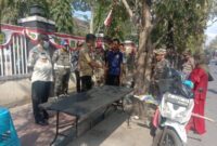 Kasatpol PP dan Damkar Sumenep Hakiki Maulana Firmansyah Saat Memberikan Edukasi Humanis kepada Penjual di Depan RSUDMA Sumenep, Rabu (24/09/2026)