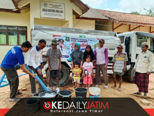 Tim Dinsos P3A Kabupaten Sumenep Saat Menyalurkan Bantuan Air Di Desa Di Kecamatan Batuputih, Rabu (24/09/2026)
