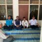 Kepala BPBD Kamiluddin Didampingi Sekcam Dasuk Kamaruddin dirumah Duka Sutilah di Desa Jelbuden Kecamatan Dasuk, Rabu (30/09/2026)